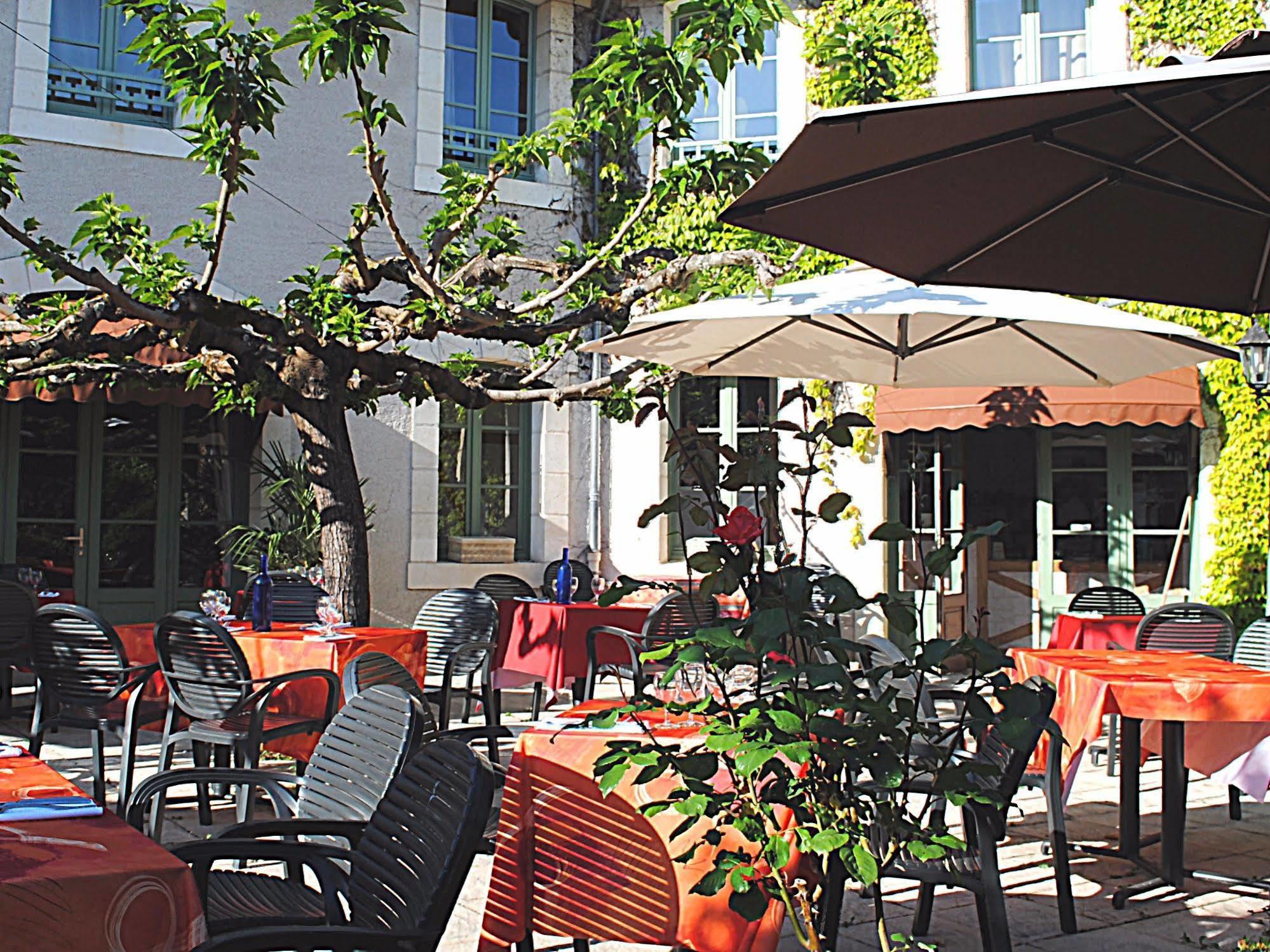 Logis Hostellerie Du Perigord Vert Brantome Bagian luar foto